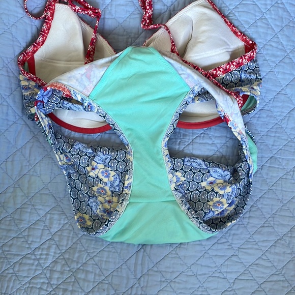 EUC Blush Profile “bandana” print bikini - Picture 3 of 4